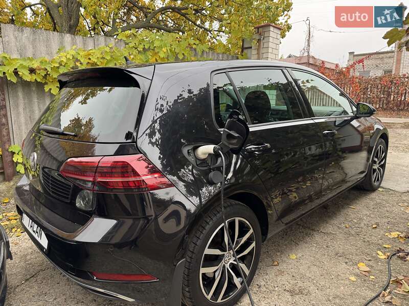 Хетчбек Volkswagen e-Golf 2018 в Запоріжжі