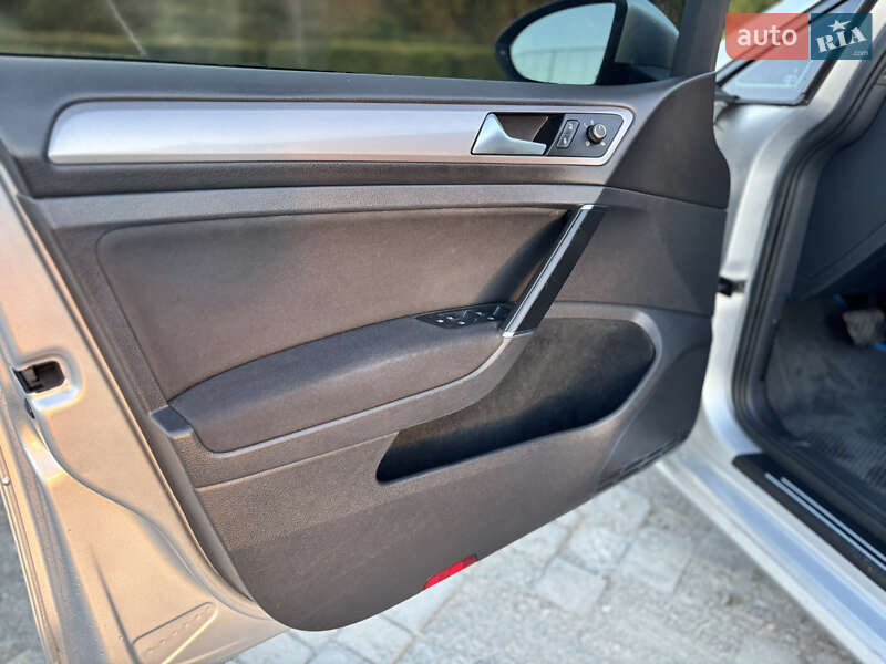 Хетчбек Volkswagen e-Golf 2014 в Тернополі