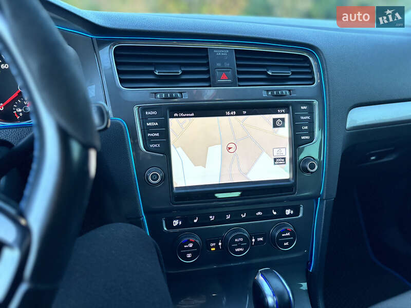 Хетчбек Volkswagen e-Golf 2014 в Тернополі