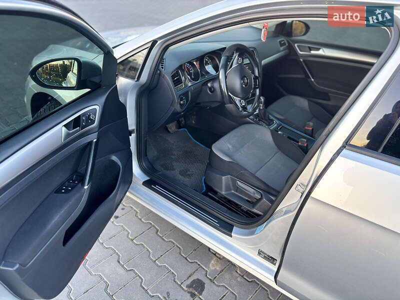 Хетчбек Volkswagen e-Golf 2014 в Тернополі