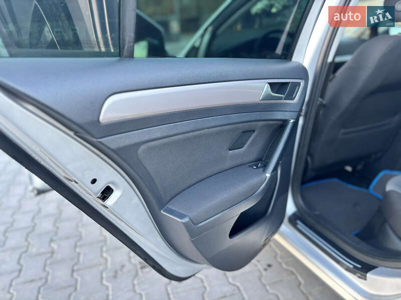 Хетчбек Volkswagen e-Golf 2014 в Тернополі