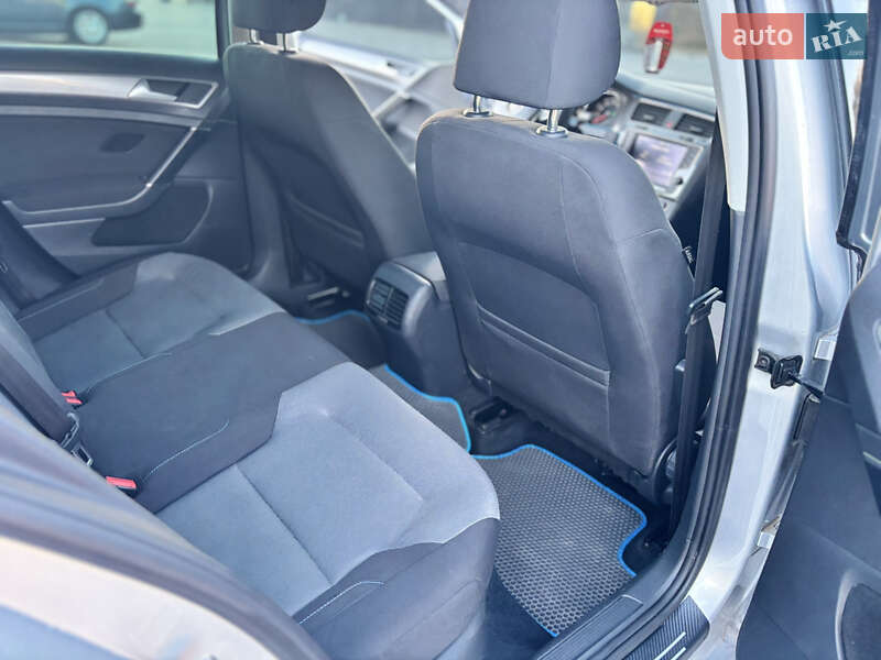 Хетчбек Volkswagen e-Golf 2014 в Тернополі