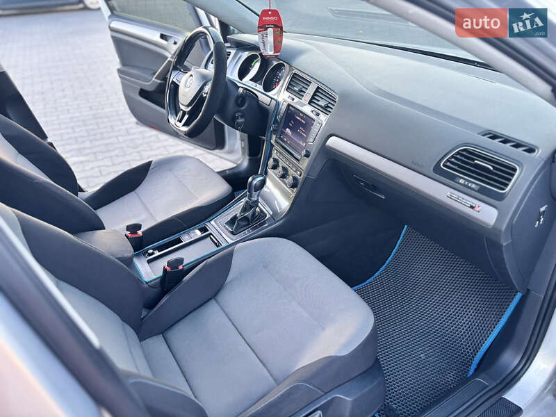 Хетчбек Volkswagen e-Golf 2014 в Тернополі