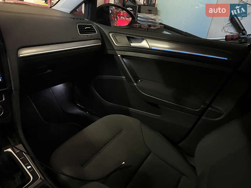 Хэтчбек Volkswagen e-Golf 2019 в Львове