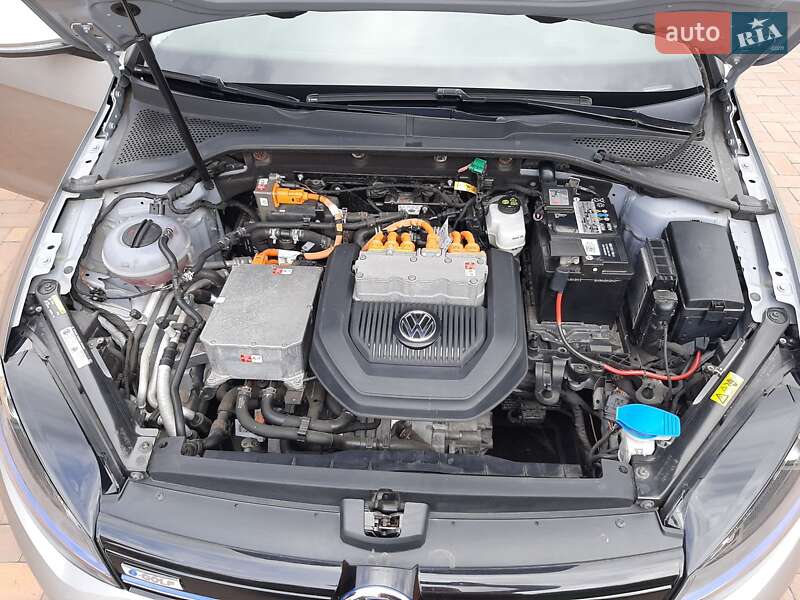 Хэтчбек Volkswagen e-Golf 2015 в Полтаве
