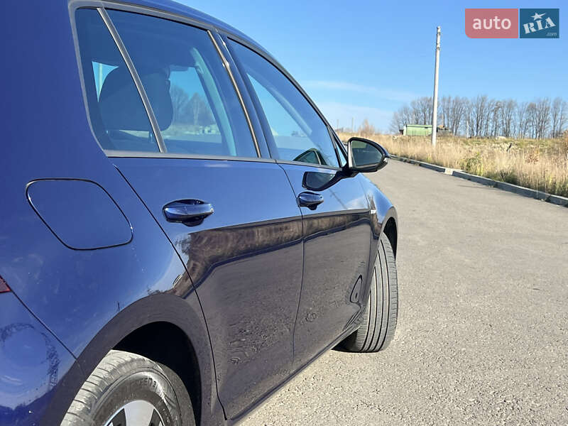 Хэтчбек Volkswagen e-Golf 2018 в Дрогобыче