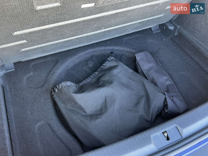 Хэтчбек Volkswagen e-Golf 2018 в Дрогобыче