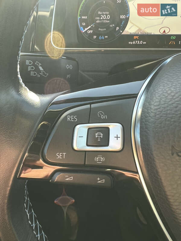 Хэтчбек Volkswagen e-Golf 2018 в Дрогобыче