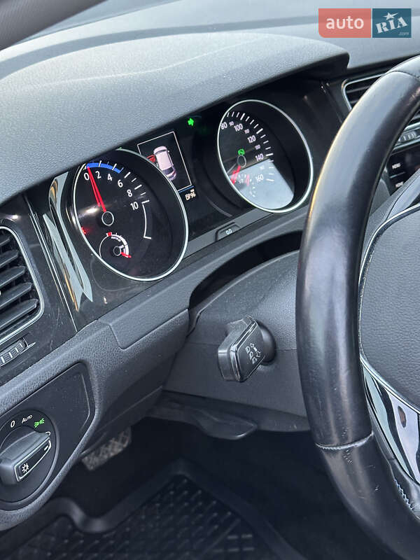 Хэтчбек Volkswagen e-Golf 2019 в Харькове