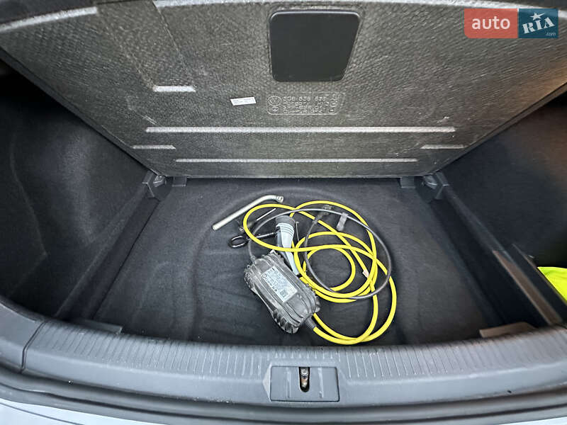 Хэтчбек Volkswagen e-Golf 2019 в Харькове