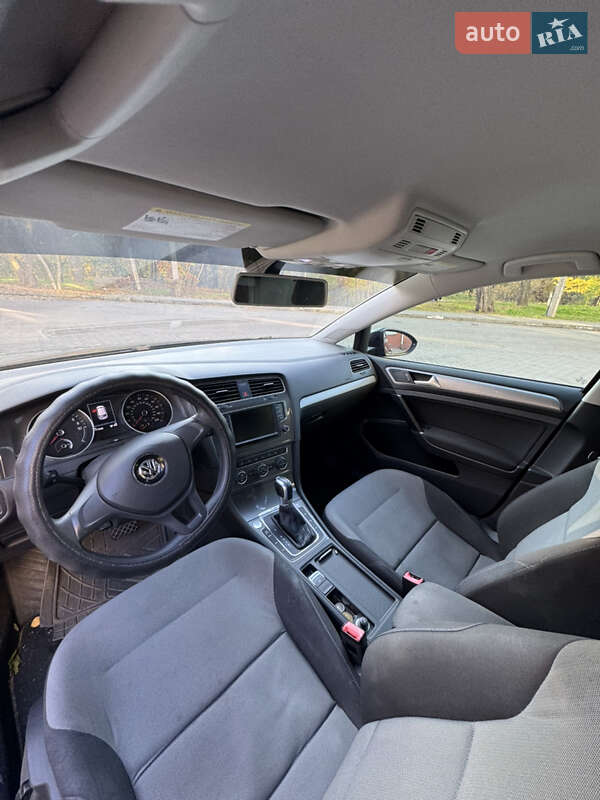 Хэтчбек Volkswagen e-Golf 2016 в Запорожье