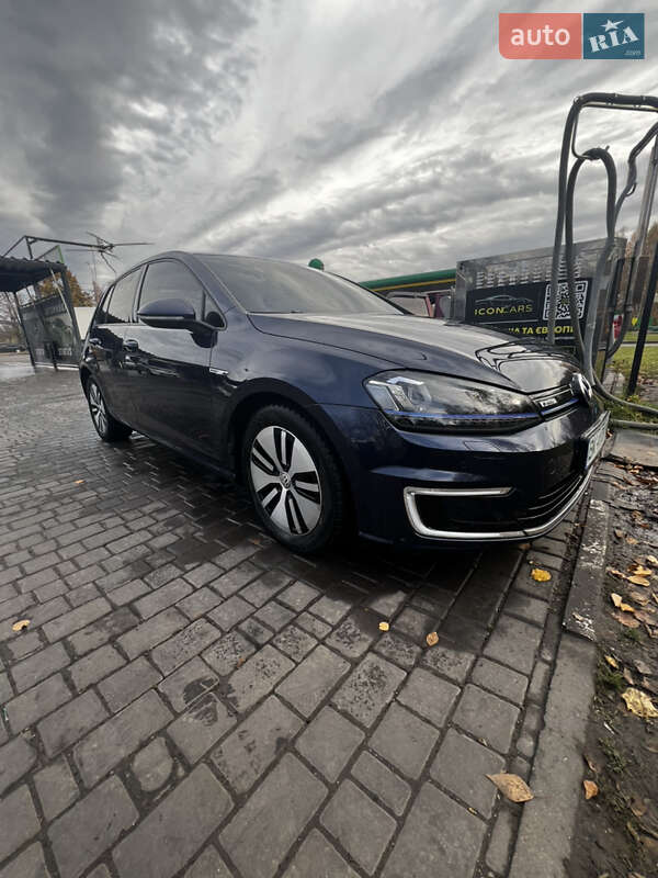 Хетчбек Volkswagen e-Golf 2016 в Рівному