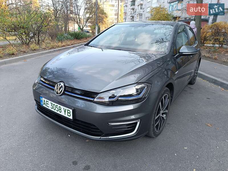 Хетчбек Volkswagen e-Golf 2020 в Дніпрі фото 24 Хетчбек Volkswagen e-Golf 2020 в Дніпрі
