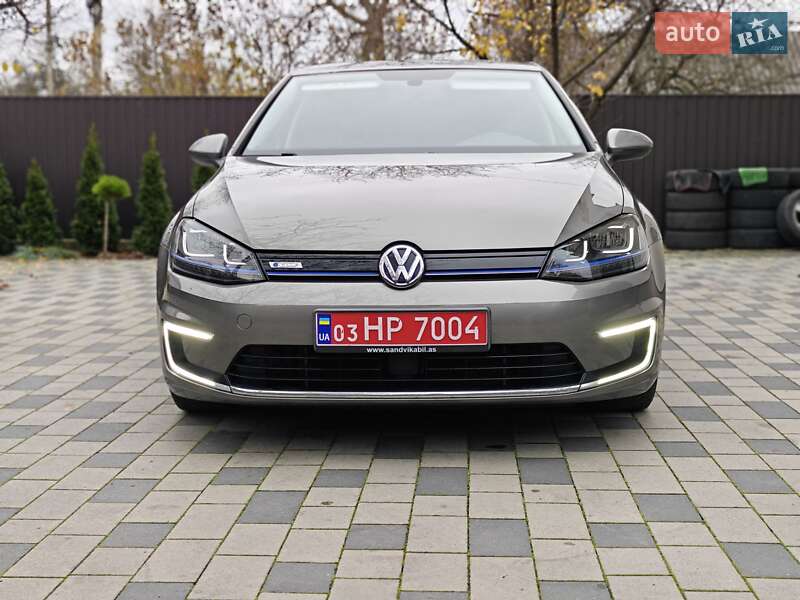 Хэтчбек Volkswagen e-Golf 2015 в Ивано-Франковске