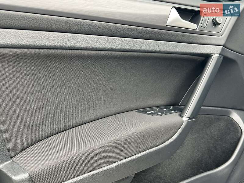 Хэтчбек Volkswagen e-Golf 2018 в Ровно фото 24 Хэтчбек Volkswagen e-Golf 2018 в Ровно