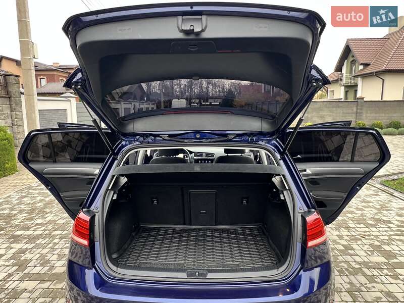 Хэтчбек Volkswagen e-Golf 2018 в Ровно фото 73 Хэтчбек Volkswagen e-Golf 2018 в Ровно