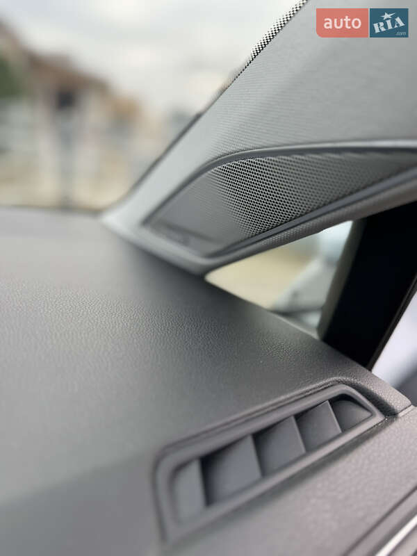 Хэтчбек Volkswagen e-Golf 2017 в Ровно