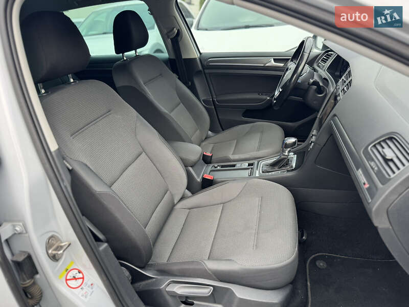 Хэтчбек Volkswagen e-Golf 2017 в Ровно