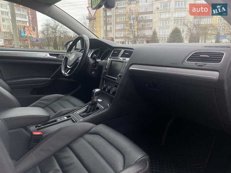 Хэтчбек Volkswagen e-Golf 2016 в Ивано-Франковске