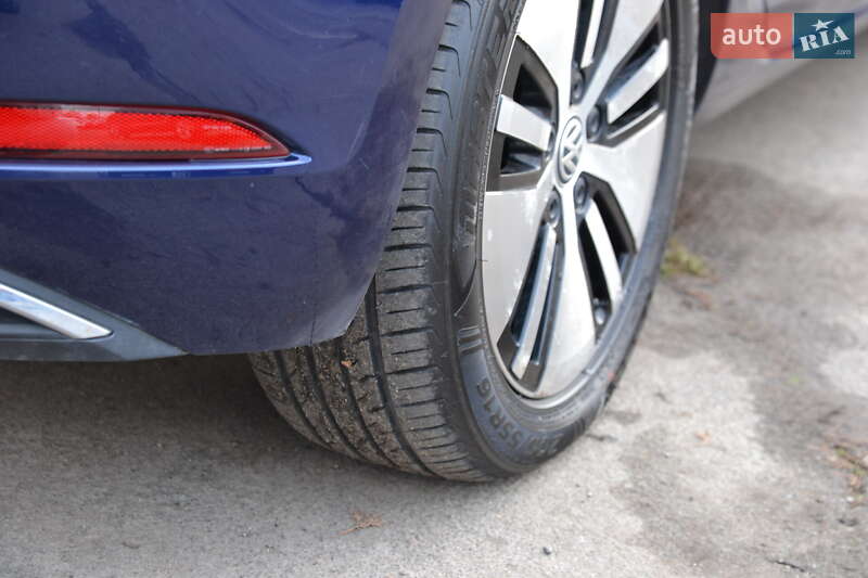 Хэтчбек Volkswagen e-Golf 2018 в Луцке