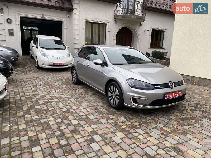 Хетчбек Volkswagen e-Golf 2015 в Чернівцях