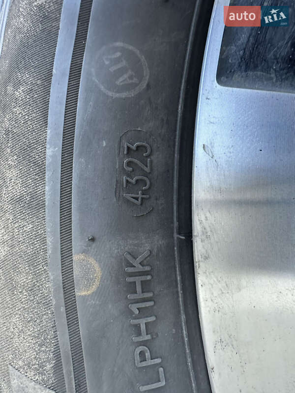 Хэтчбек Volkswagen e-Golf 2018 в Киеве