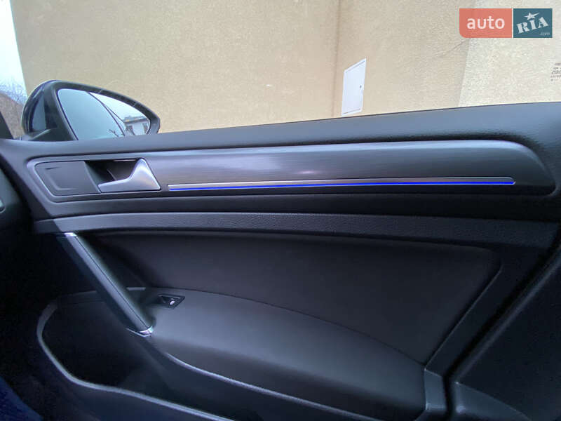 Хэтчбек Volkswagen e-Golf 2018 в Львове фото 7 Хэтчбек Volkswagen e-Golf 2018 в Львове