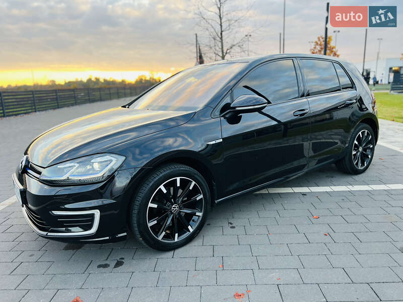 Хэтчбек Volkswagen e-Golf 2018 в Мукачево