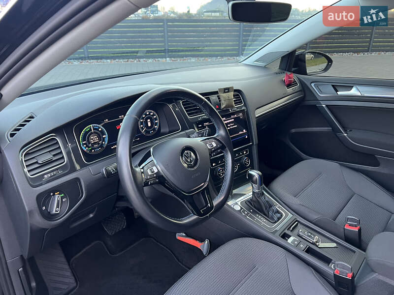 Хэтчбек Volkswagen e-Golf 2018 в Мукачево