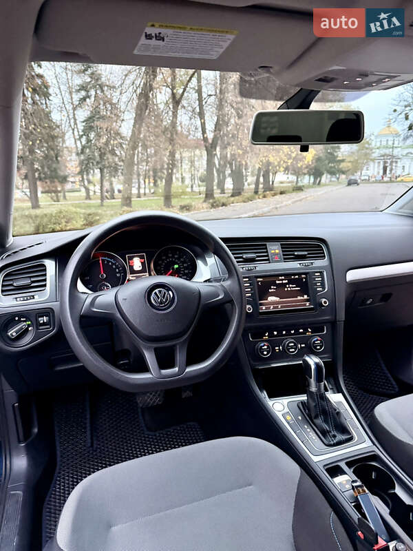 Хэтчбек Volkswagen e-Golf 2016 в Белой Церкви