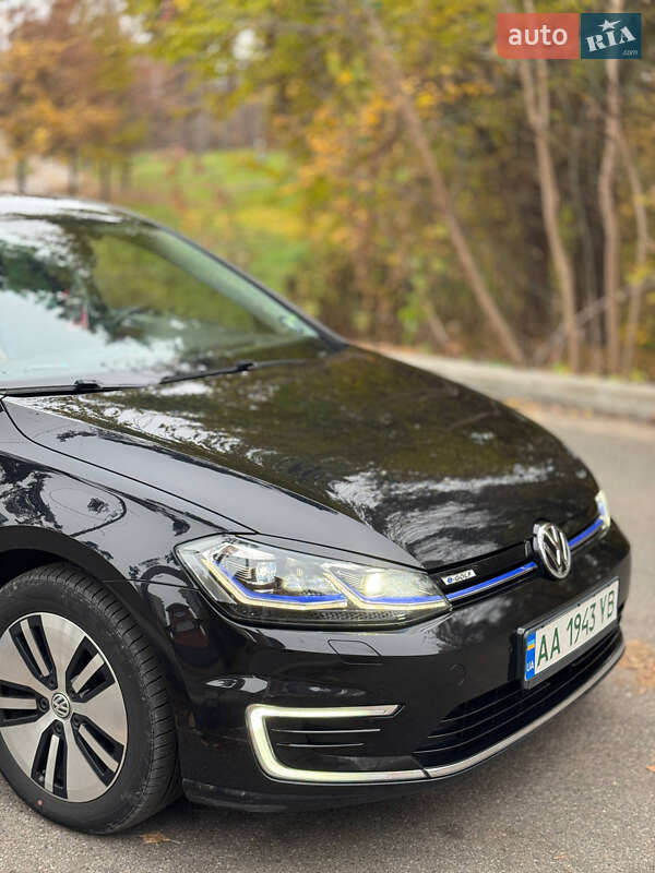 Хетчбек Volkswagen e-Golf 2019 в Києві