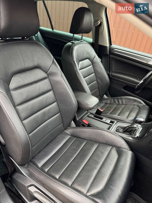 Хетчбек Volkswagen e-Golf 2019 в Києві