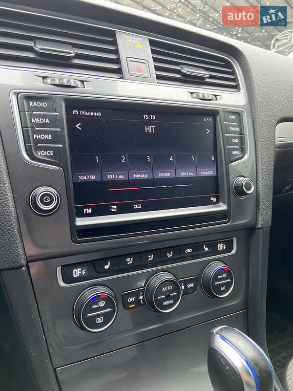 Хетчбек Volkswagen e-Golf 2014 в Львові