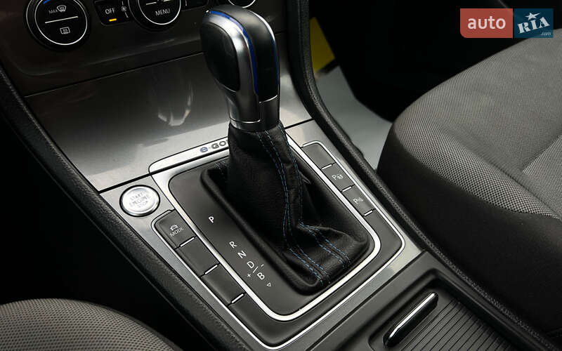 Хетчбек Volkswagen e-Golf 2014 в Львові