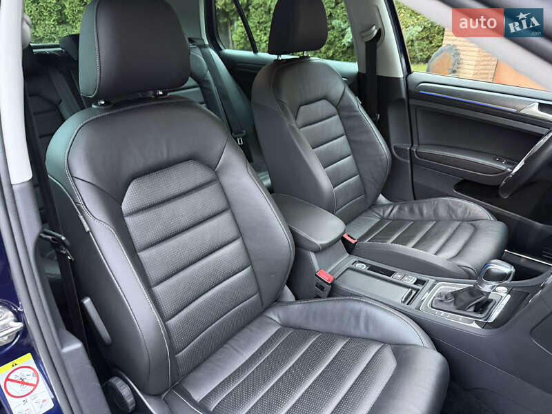 Хэтчбек Volkswagen e-Golf 2019 в Ровно