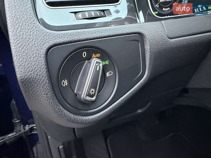 Хэтчбек Volkswagen e-Golf 2019 в Ровно