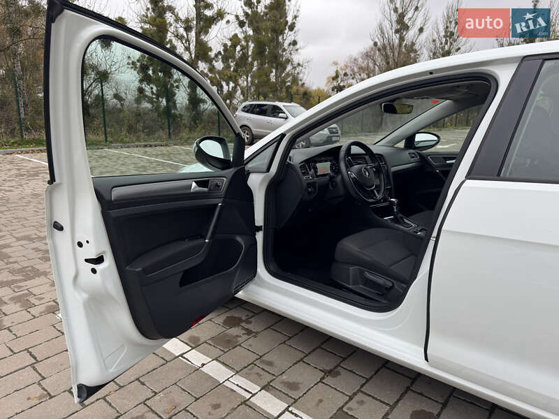 Хэтчбек Volkswagen e-Golf 2019 в Луцке