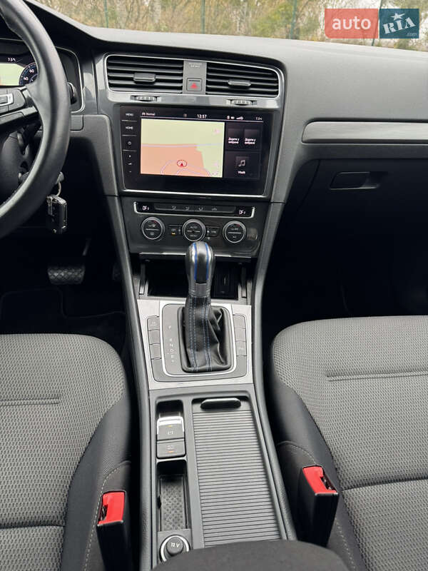 Хэтчбек Volkswagen e-Golf 2019 в Луцке