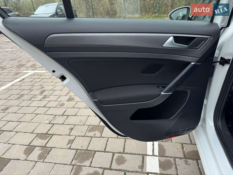 Хэтчбек Volkswagen e-Golf 2019 в Луцке