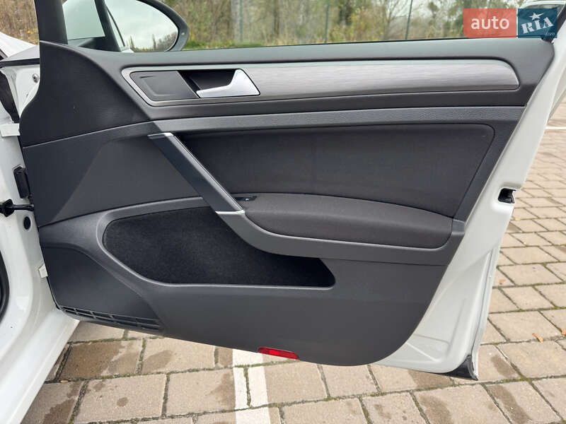 Хэтчбек Volkswagen e-Golf 2019 в Луцке