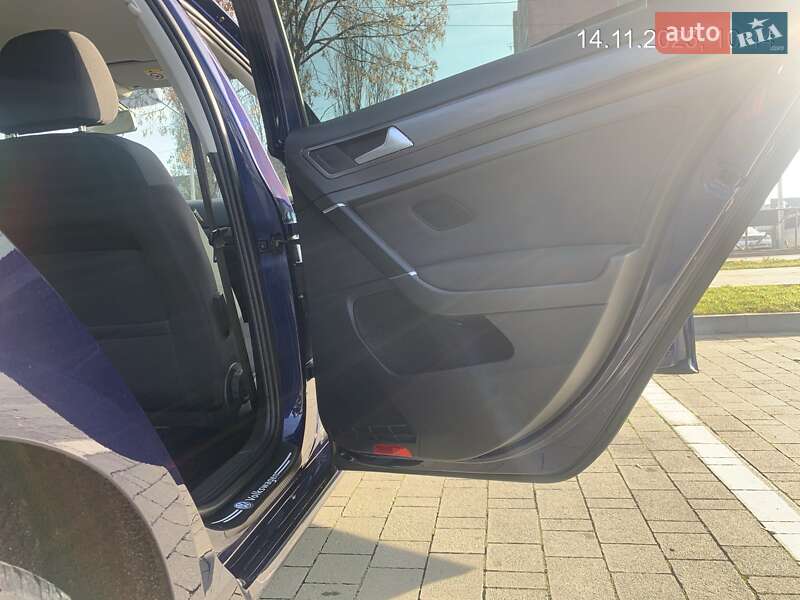 Хэтчбек Volkswagen e-Golf 2018 в Хмельницком фото 13 Хэтчбек Volkswagen e-Golf 2018 в Хмельницком