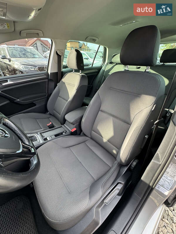 Хэтчбек Volkswagen e-Golf 2018 в Ивано-Франковске