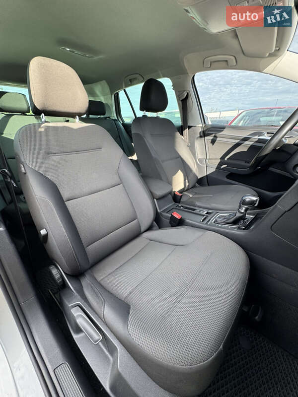 Хэтчбек Volkswagen e-Golf 2018 в Ивано-Франковске