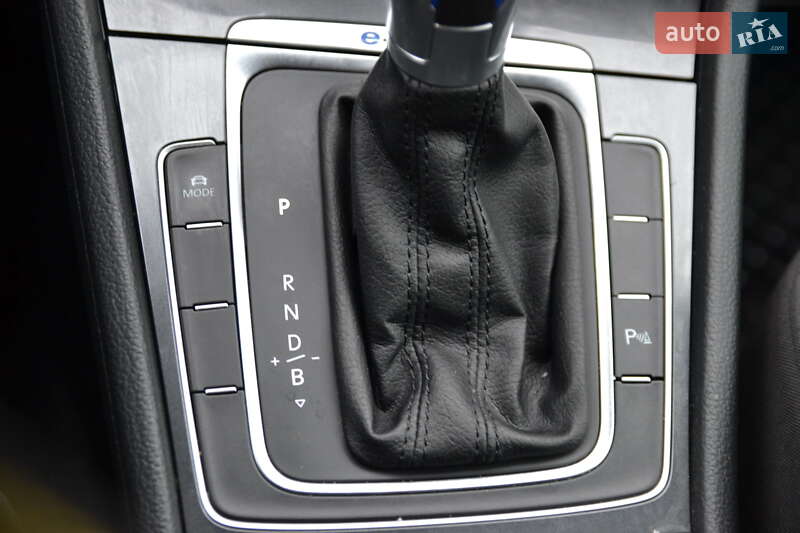 Хэтчбек Volkswagen e-Golf 2018 в Луцке