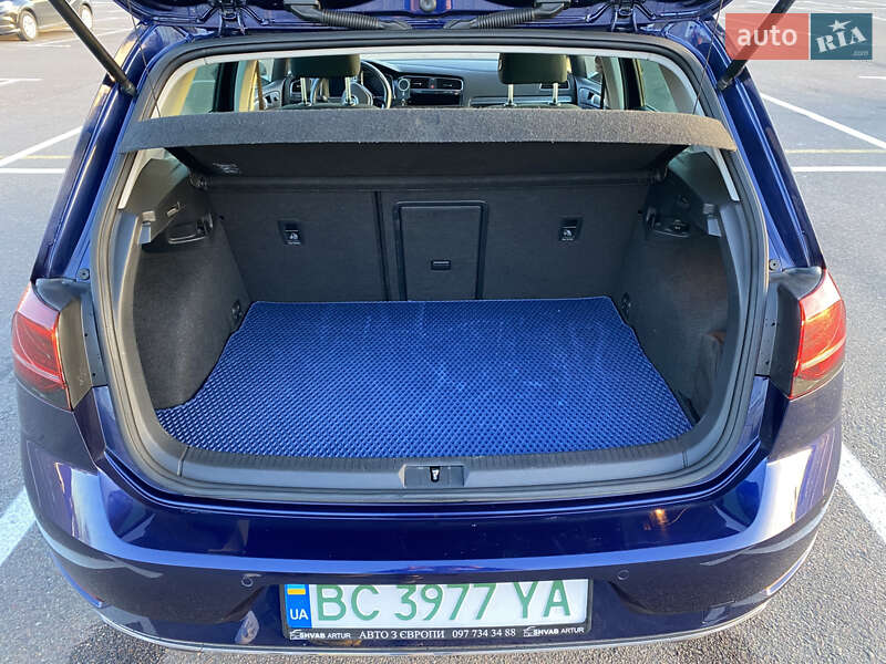 Хэтчбек Volkswagen e-Golf 2018 в Львове