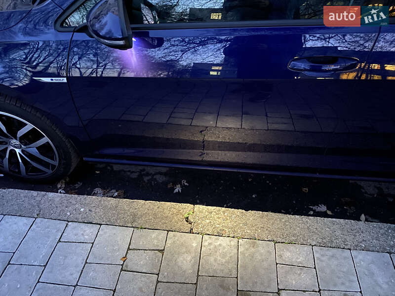Хэтчбек Volkswagen e-Golf 2018 в Львове