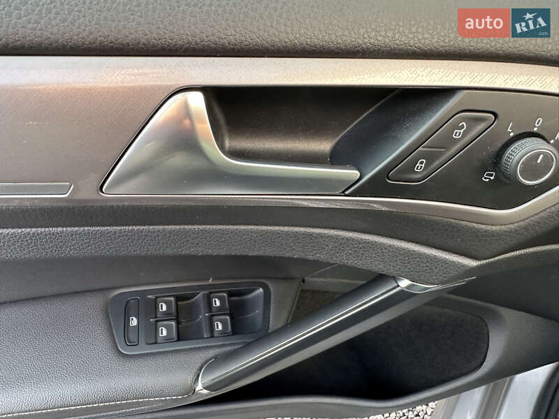 Хетчбек Volkswagen e-Golf 2014 в Тернополі