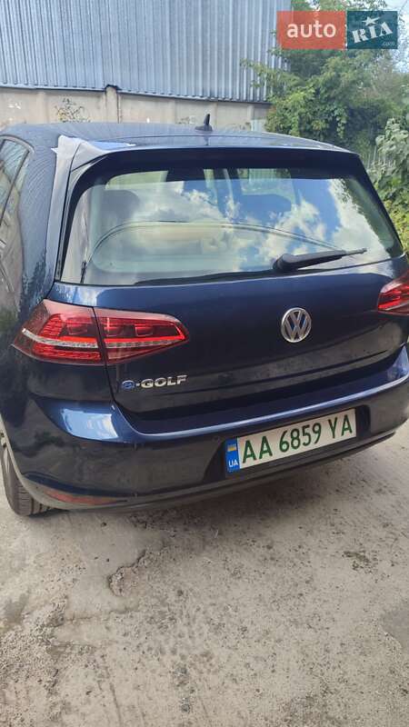 Хетчбек Volkswagen e-Golf 2015 в Києві