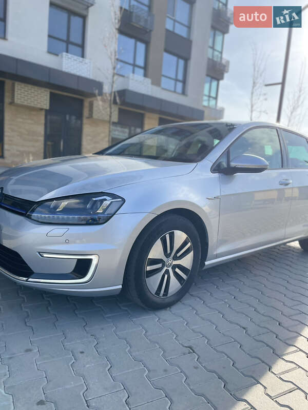 Хэтчбек Volkswagen e-Golf 2017 в Кропивницком