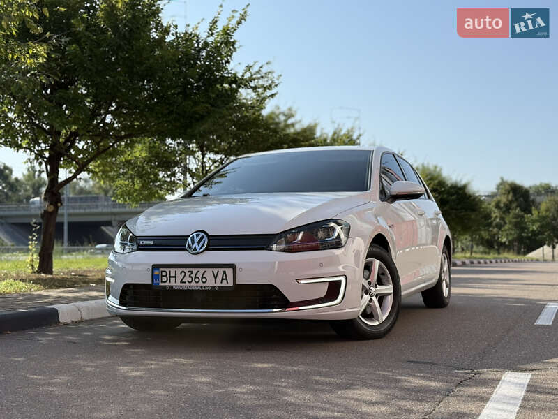 Хэтчбек Volkswagen e-Golf 2014 в Киеве